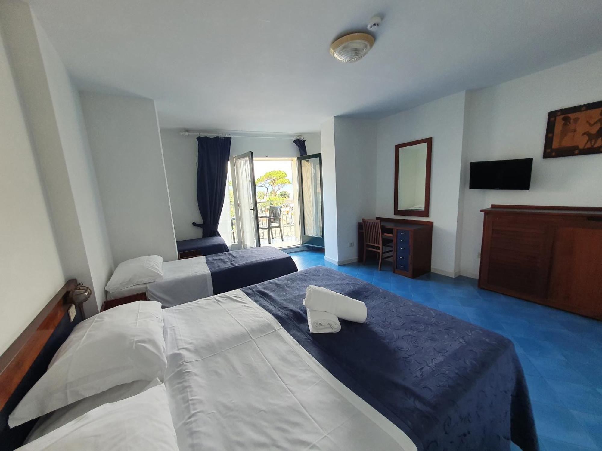 Hotel Il Faro Sorrento Rum bild